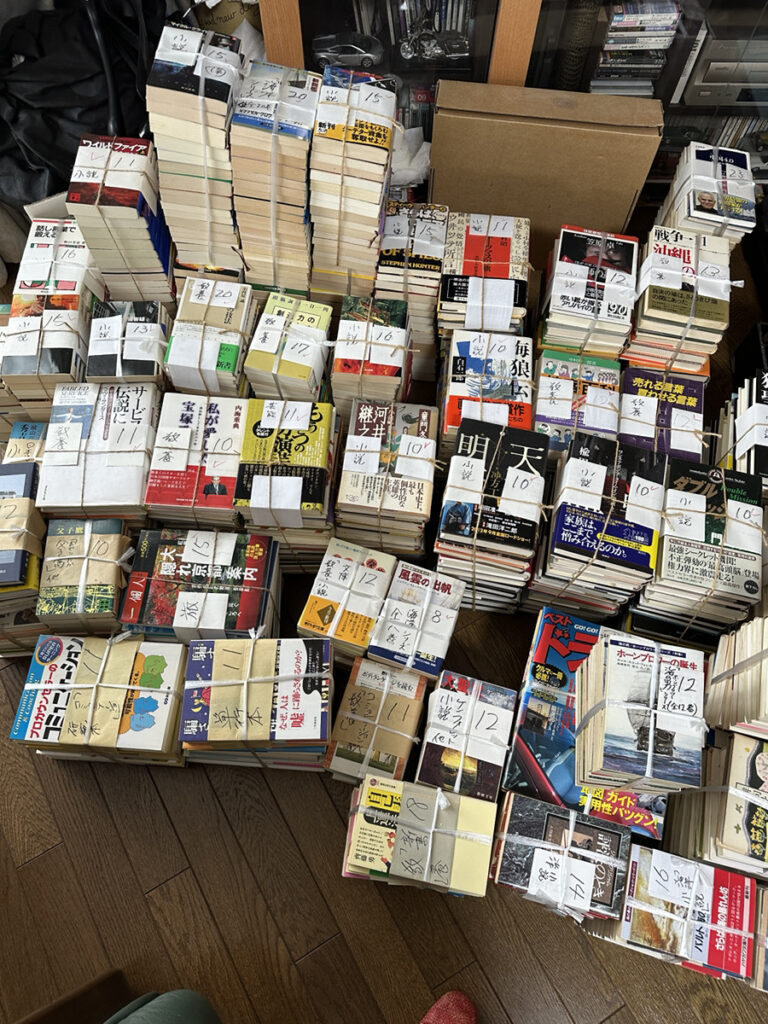 【小説】部屋いっぱいの小説、歴史書、雑誌など（複数）の買取事例